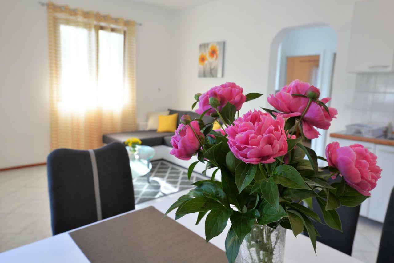 Apartment In Murter Dış mekan fotoğraf